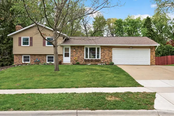 6839 133rd Street W, Apple Valley, MN 55124