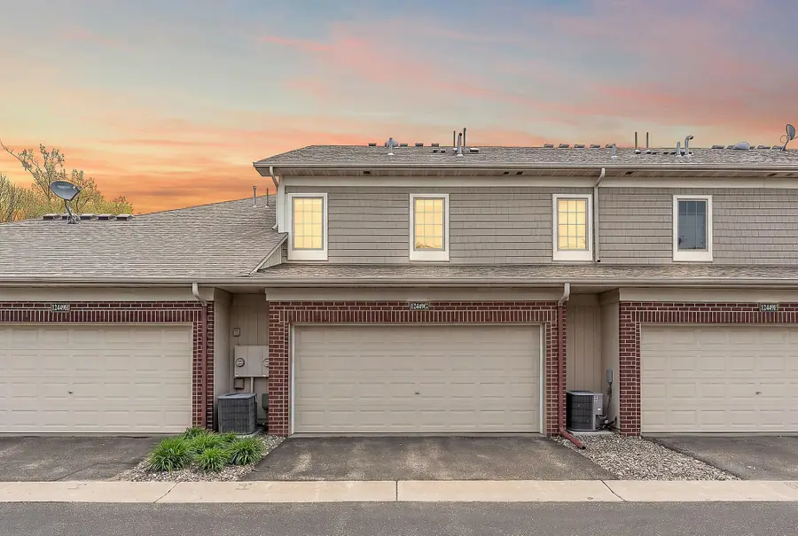 12449 Flanders Court Ne #G, Blaine, MN 55449 - #2