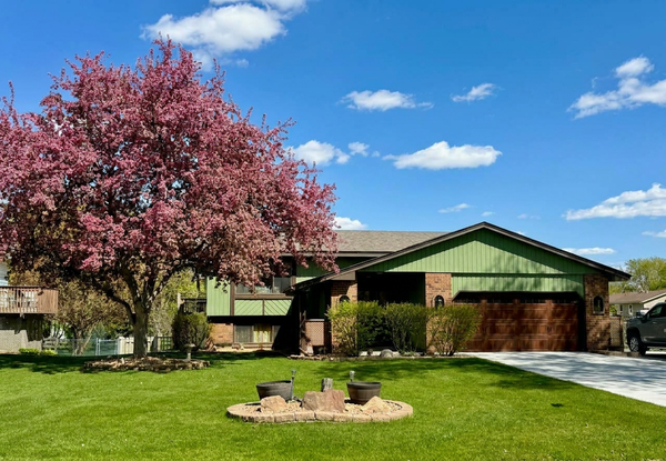 10515 Marmon Street Ne, Circle Pines, MN 55014