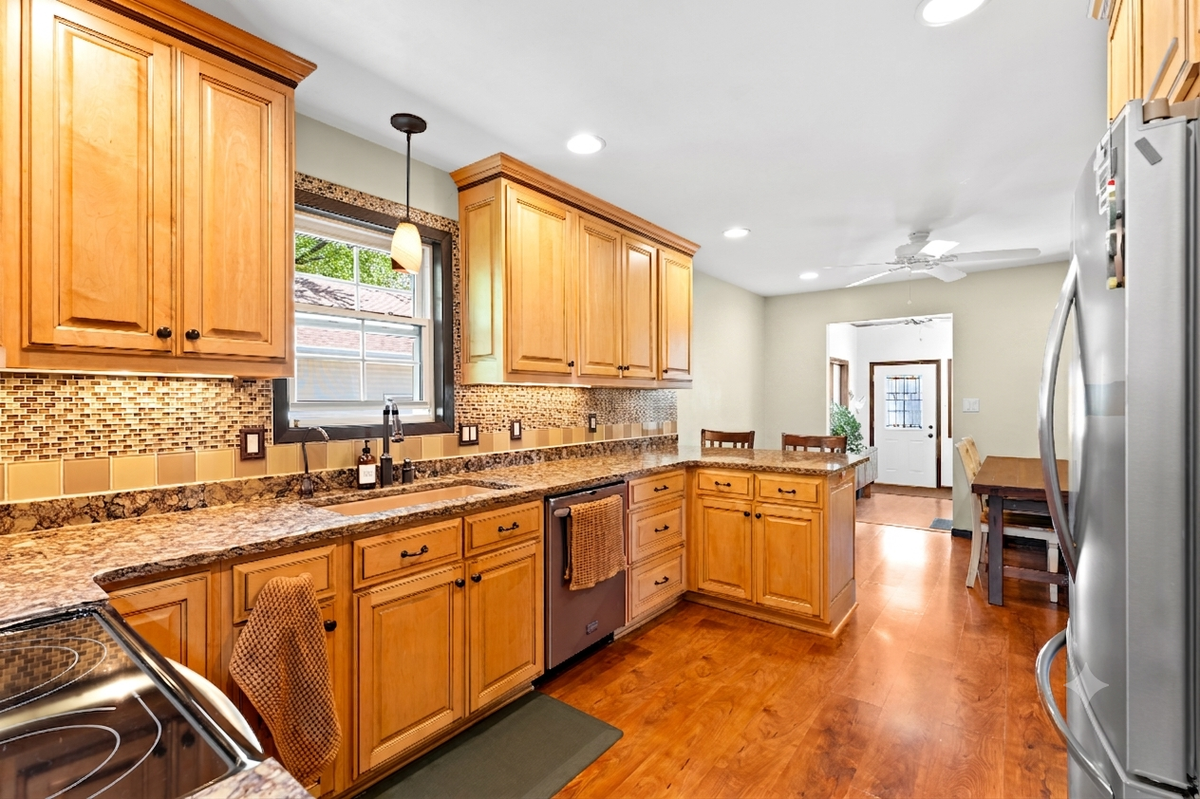 319 7th Street Sw, Eyota, MN 55934 - #1