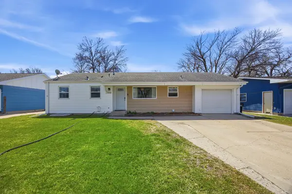 237 10 1/2 Avenue W, West Fargo, ND 58078