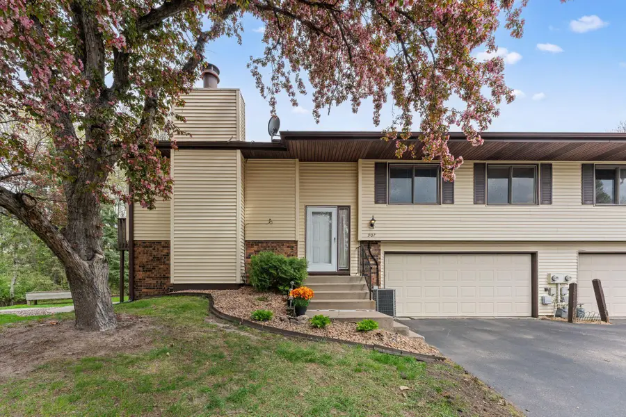 907 Heritage Court W, Saint Paul, MN 55127 - #3