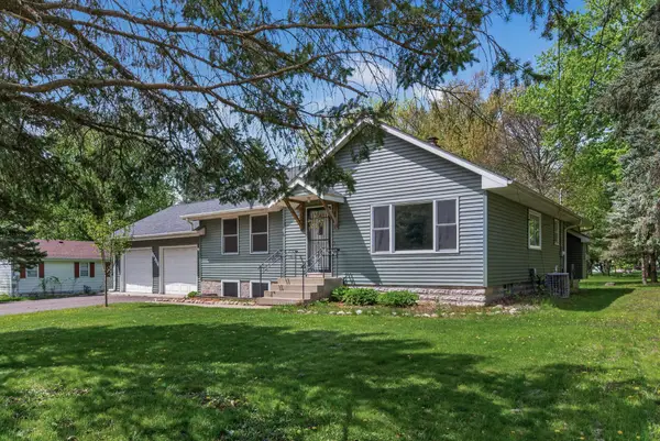 1612 Goodview Avenue N, Saint Paul, MN 55128