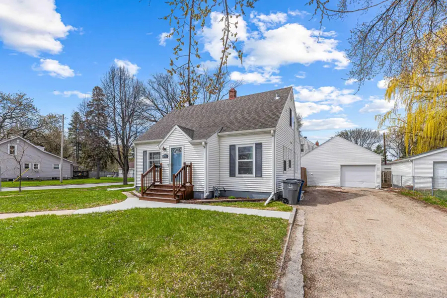 601 11th Street N, Moorhead, MN 56560 - #2