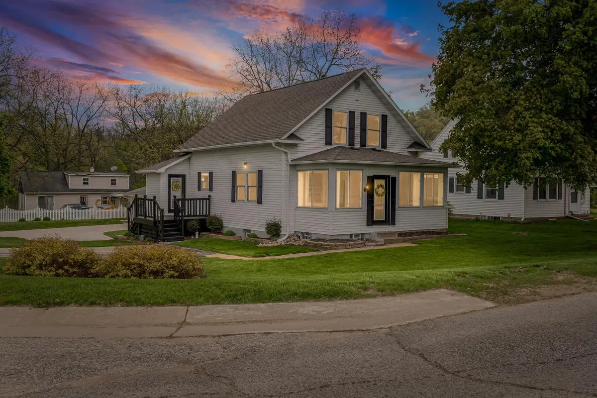 S3586 Chicken Valley Road, Fountain City, WI 54629 - #1