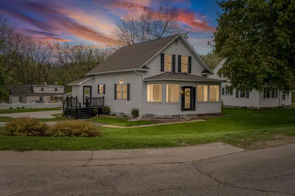 S3586 Chicken Valley Road, Fountain City, WI 54629