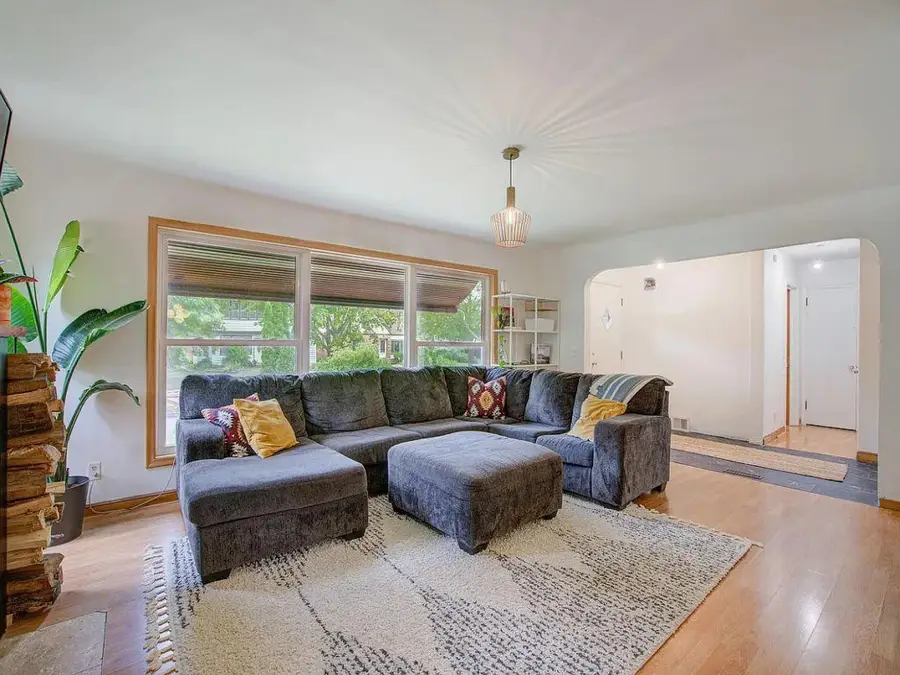 2011 Vincent Avenue N, Minneapolis, MN 55411 - #3