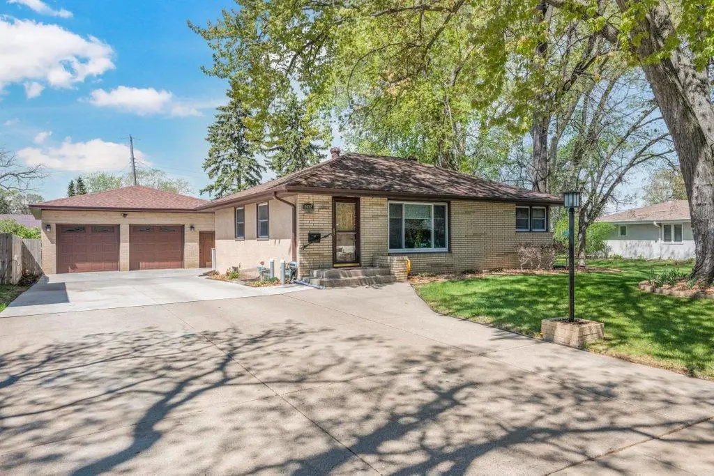 3632 Roosevelt Street Ne, Minneapolis, MN 55418 - #1