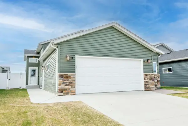6762 69th Avenue S, Horace, ND 58047
