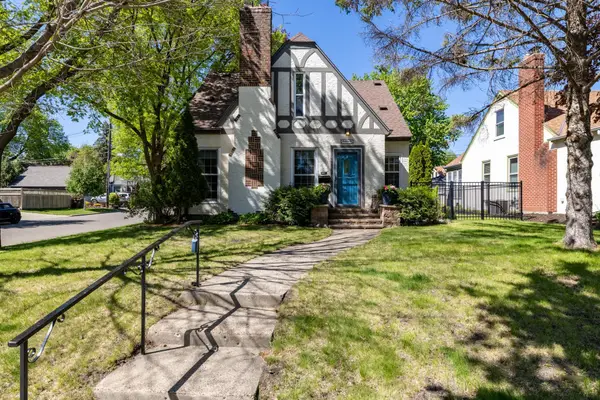 1457 Hoyt Avenue W, Saint Paul, MN 55108
