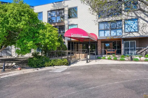 2495 Canabury Drive #334, Saint Paul, MN 55117