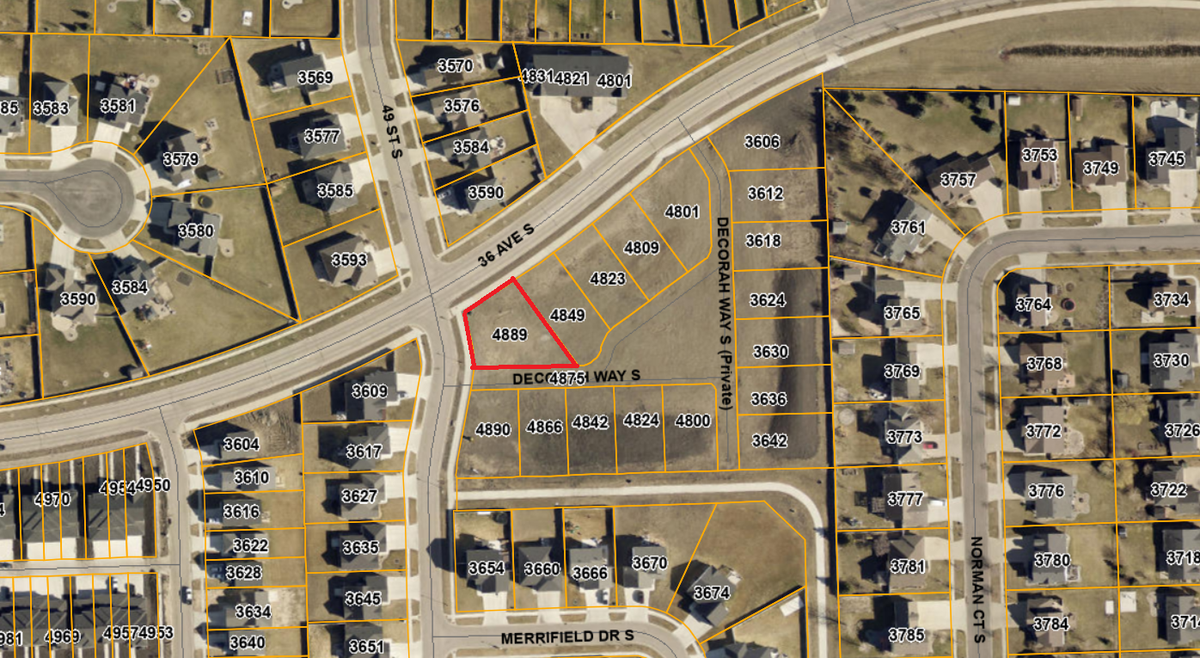 4889 Decorah Way S, Fargo, ND 58047 - #1