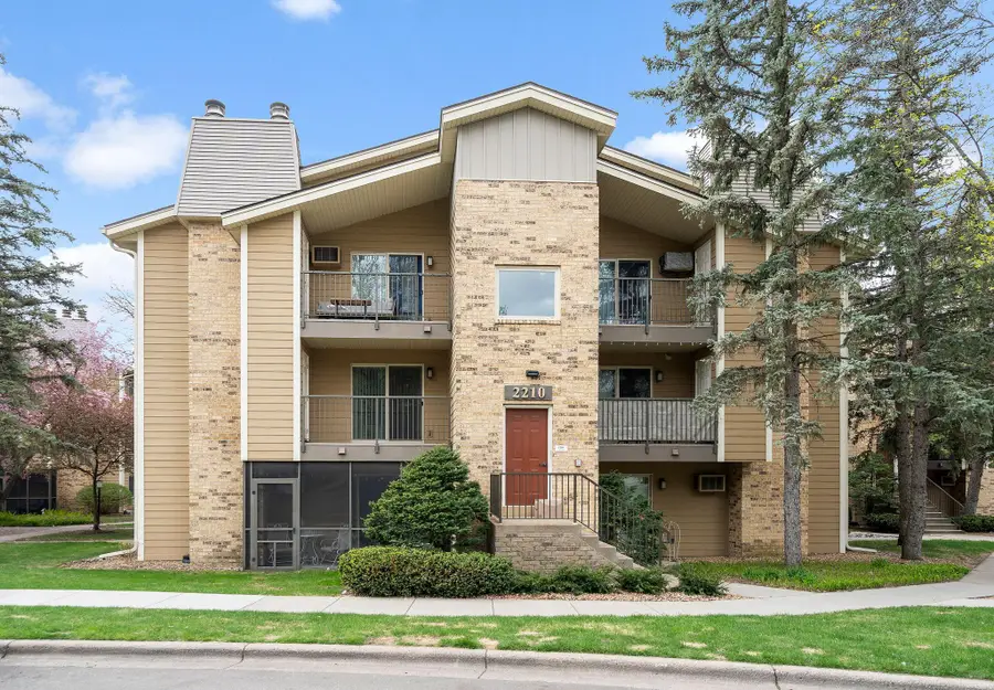2210 Ridge Drive #31, Saint Louis Park, MN 55416 - #2