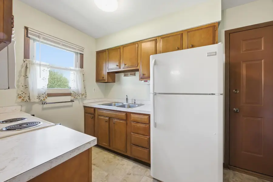 302 10th Avenue E, West Fargo, ND 58078 - #2