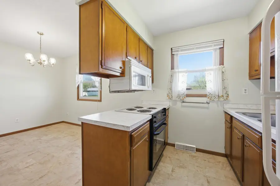 302 10th Avenue E, West Fargo, ND 58078 - #3