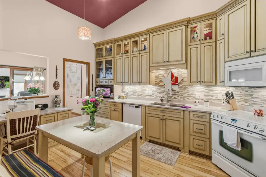 833 Southcross Drive E, Burnsville, MN 55306 - #3