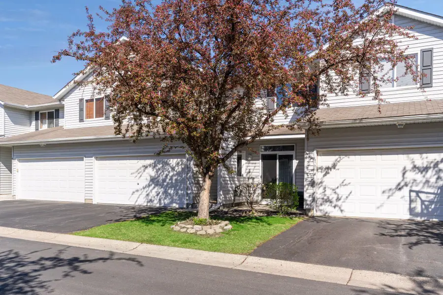 634 Roundhouse Street, Shakopee, MN 55379 - #2