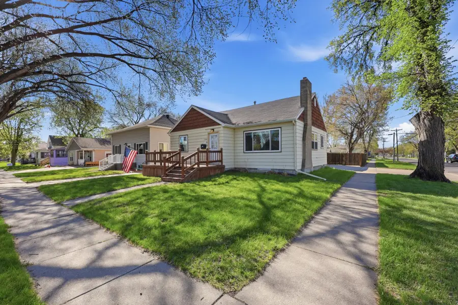 1548 2nd Avenue S, Fargo, ND 58103 - #2