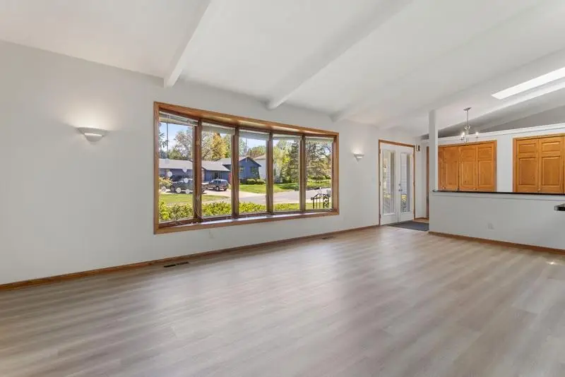 1948 Crown Point Drive, Mendota Heights, MN 55118 - #2