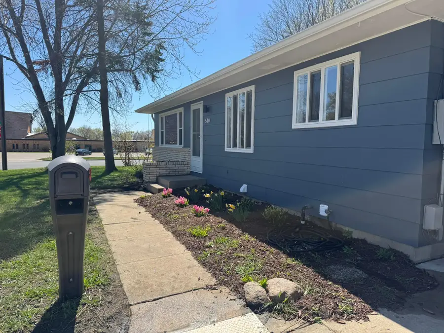 540 E 2nd Street, Waconia, MN 55387 - #2