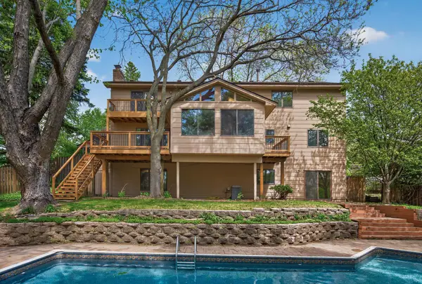15104 Chestnut Circle, Burnsville, MN 55306