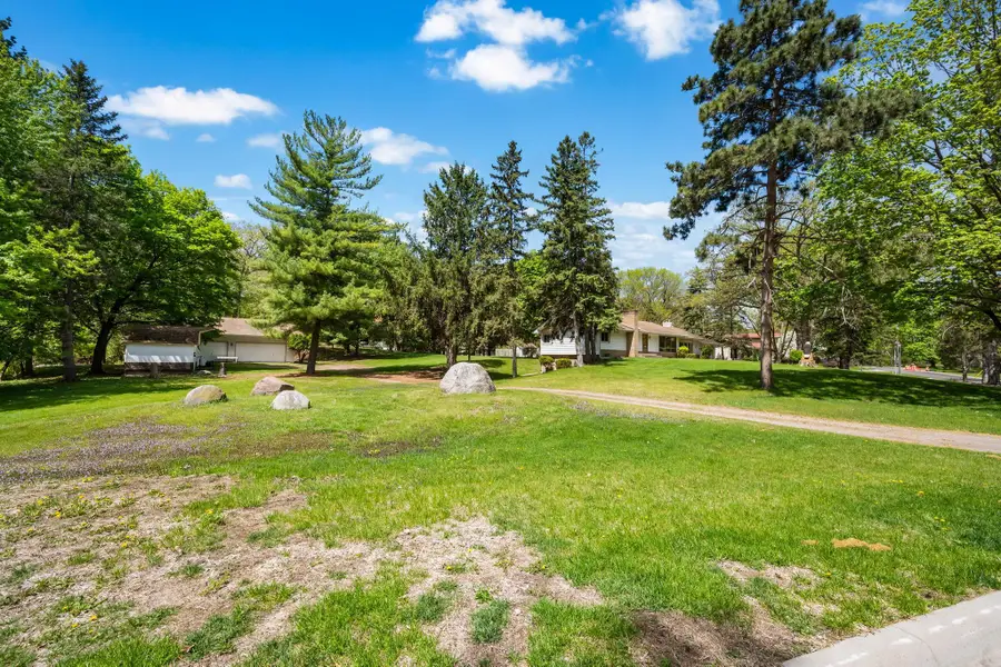 1125 Oakview Lane N, Minneapolis, MN 55441 - #2