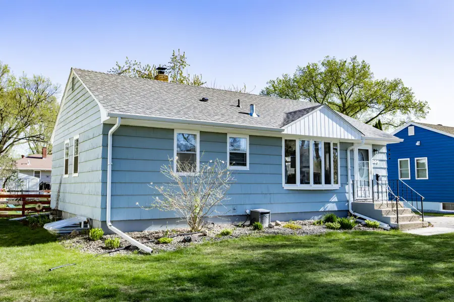 205 20th Avenue N, Fargo, ND 58102 - #3