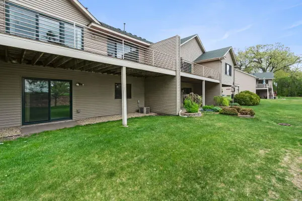 4233 93rd Avenue N, Minneapolis, MN 55443