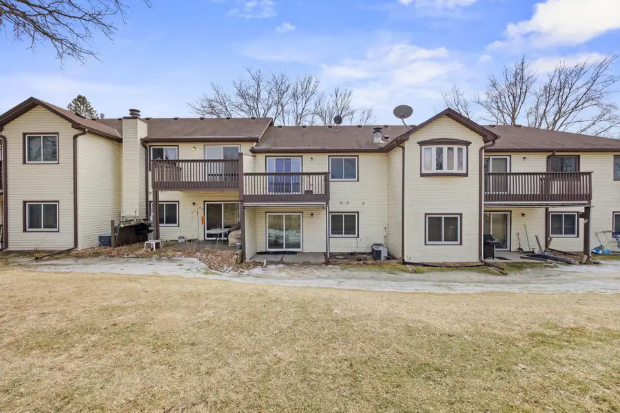 1049 Greenhaven Drive, Saint Paul, MN 55127 - #3