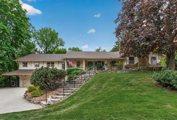 13651 Oakwood Curve, Burnsville, MN 55337