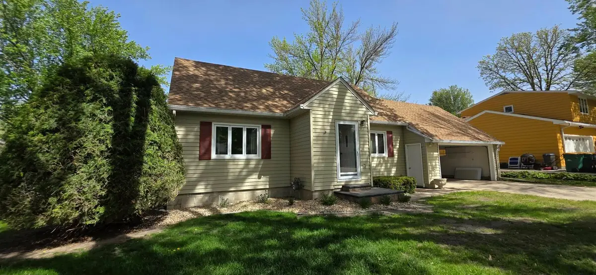 1208 Kent Avenue, Albert Lea, MN 56007 - #1