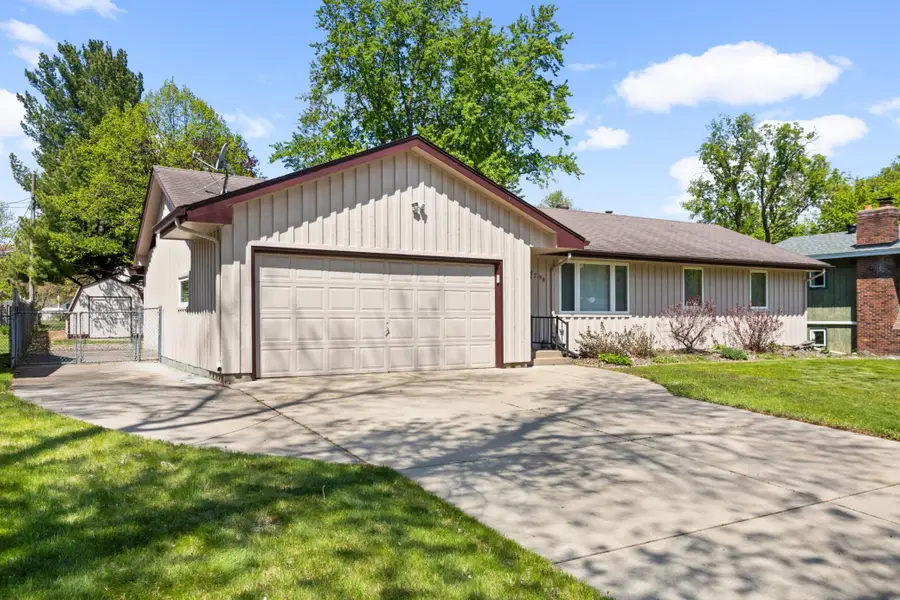 2298 Pleasant View Drive, New Brighton, MN 55112 - #2