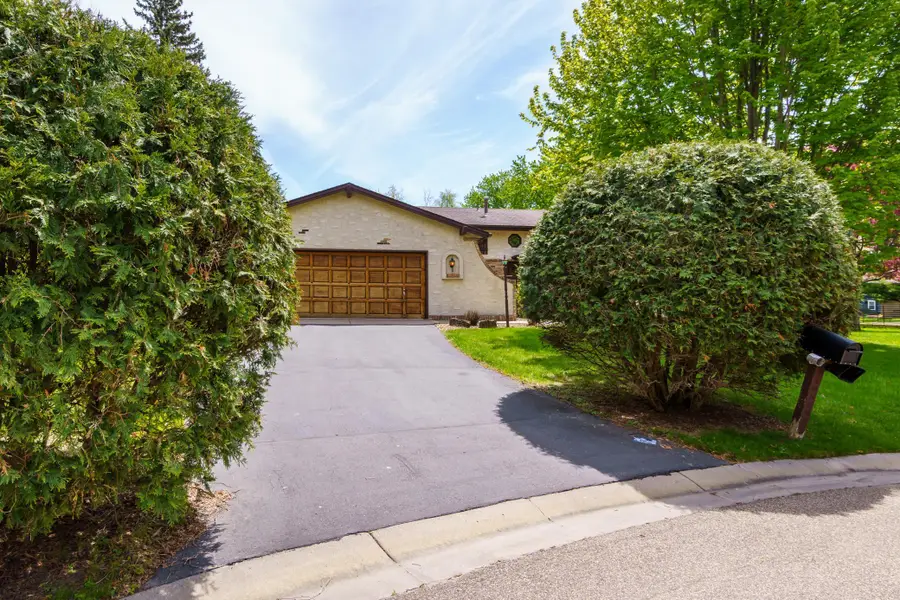 2640 Alvarado Lane N, Minneapolis, MN 55447 - #2