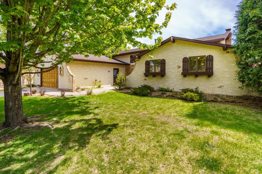 2640 Alvarado Lane N, Minneapolis, MN 55447 - #3