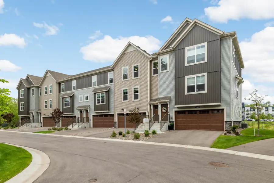 1565 Tompkins Lane, Saint Paul, MN 55118 - #2