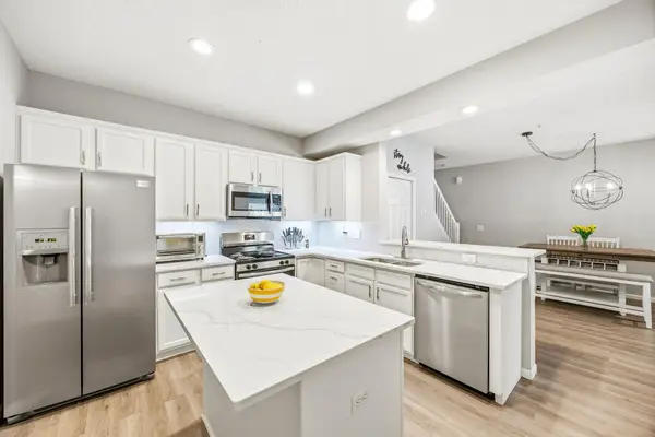 13730 54th Avenue N #208, Minneapolis, MN 55446