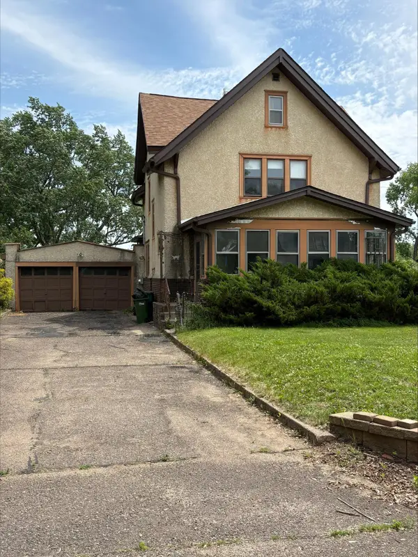 1824 Alta Vista Drive, Saint Paul, MN 55113