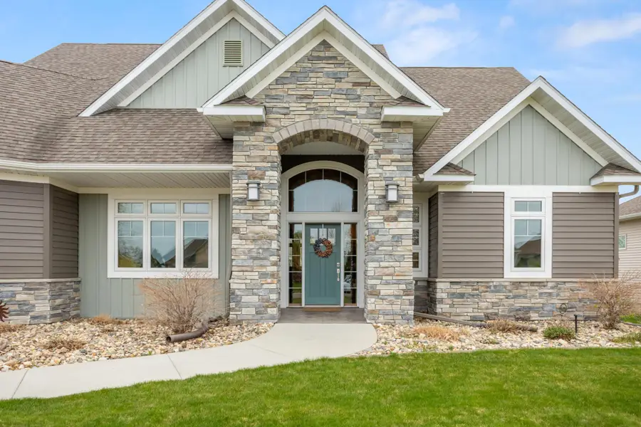 6520 Christianson Parkway S, Fargo, ND 58104 - #2