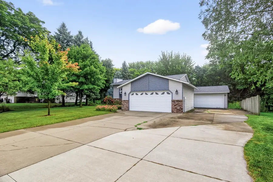 8320 Cooper Way, Inver Grove Heights, MN 55076 - #2