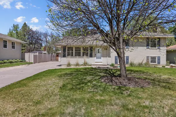 2841 115th Lane Nw, Coon Rapids, MN 55433