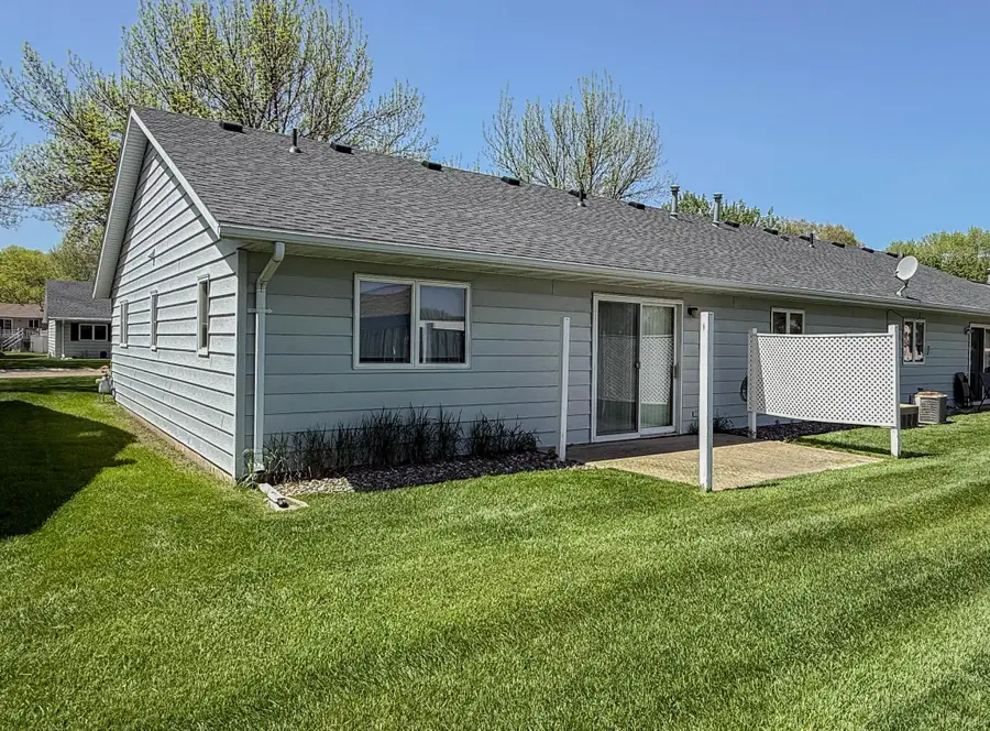 2411 Kenwood Drive Sw, Willmar, MN 56201 - #3