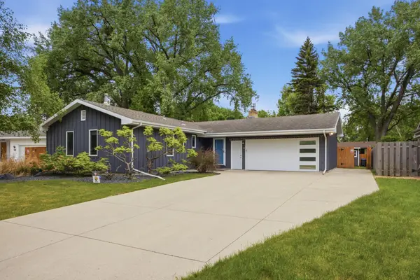 2486 W Country Club Drive S, Fargo, ND 58103