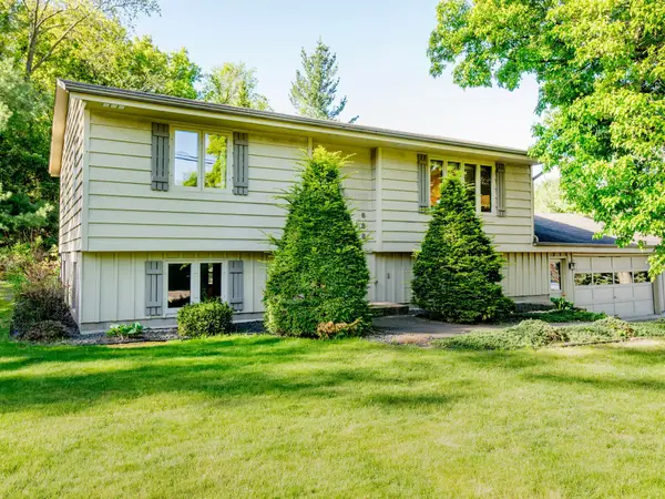 688 W Wentworth Avenue, Saint Paul, MN 55118