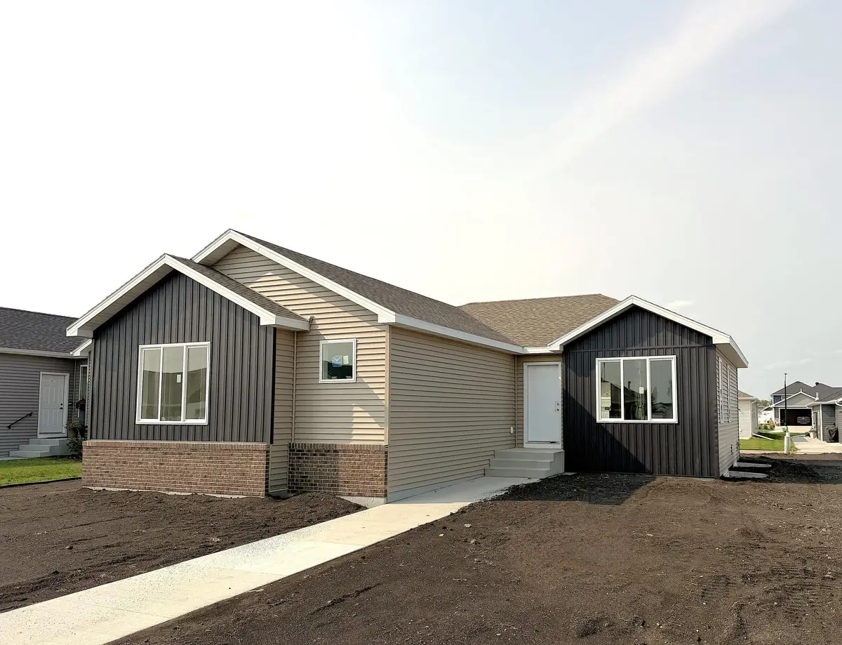 2575 Golden Lane S, Fargo, ND 58104 - #1