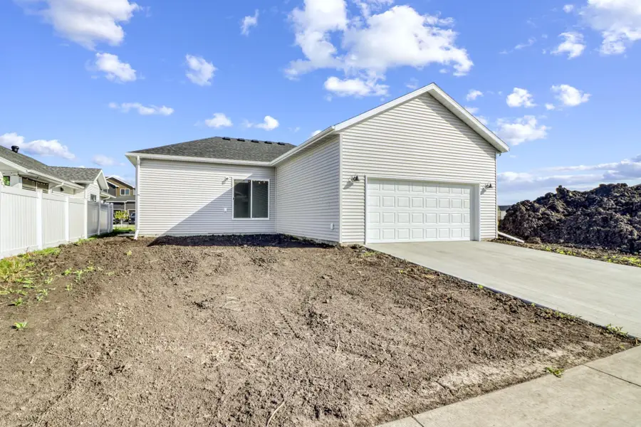 2575 Golden Lane S, Fargo, ND 58104 - #2