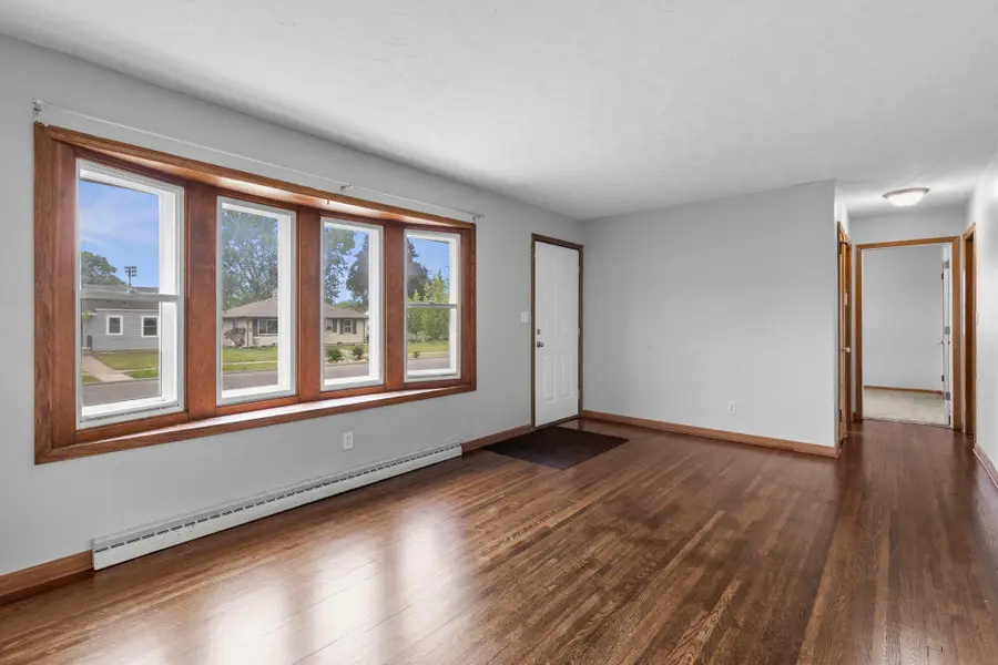 1633 Sherwood Avenue, Saint Paul, MN 55106 - #2
