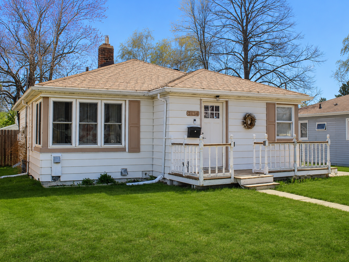 2434 9th Avenue E, Hibbing, MN 55746 - #1