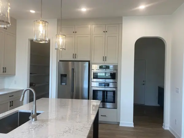 20075 Globe Drive, Lakeville, MN 55044