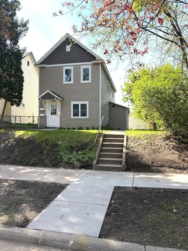 892 4th Street E, Saint Paul, MN 55106
