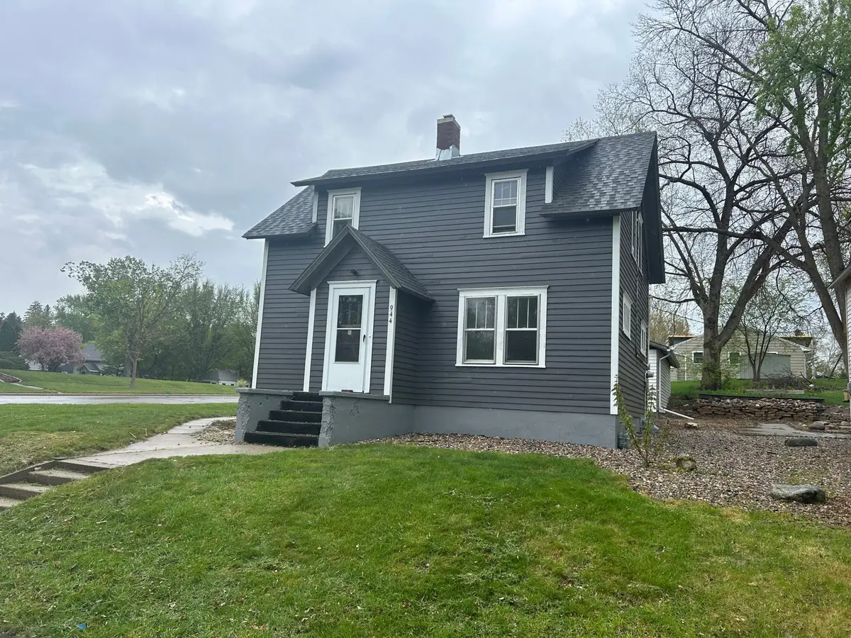 944 N Rosemary Avenue, Fergus Falls, MN 56537 - #1